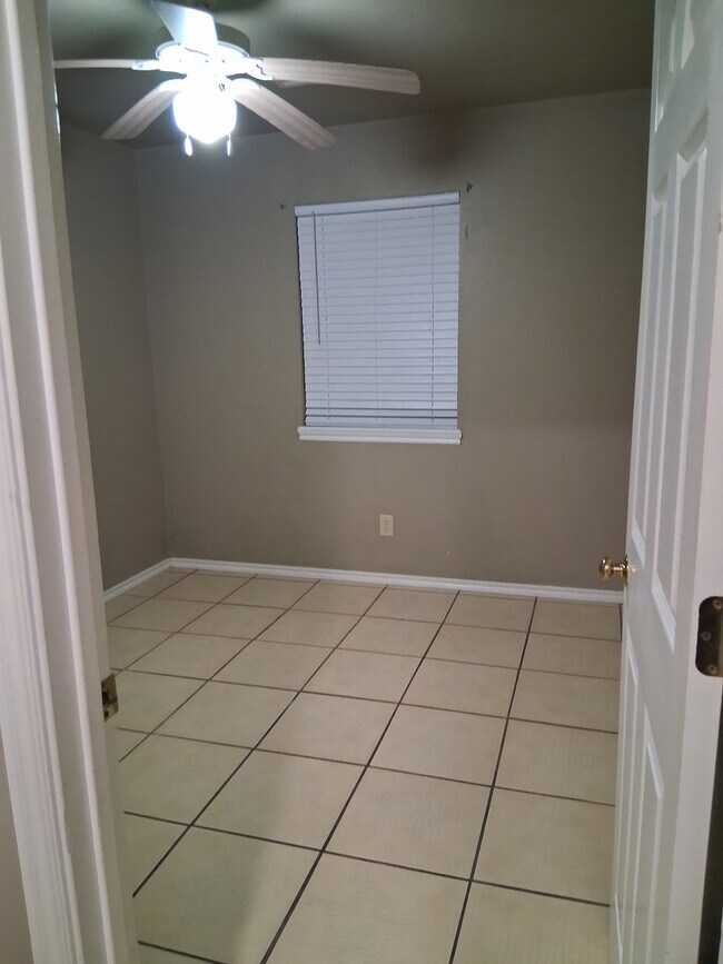 111 E Sandy Creek Dr Unidad 2