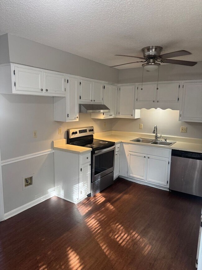 Photo - 7643 Ivy Hollow Dr