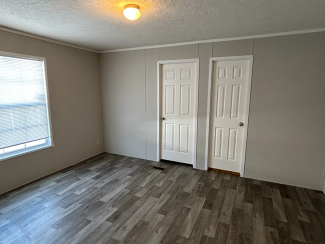 Photo - 358 Parker Lake Dr