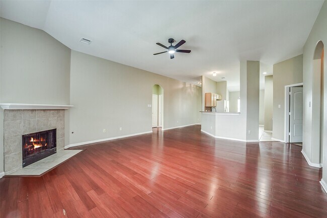 7002 Plaza Del Sol Dr