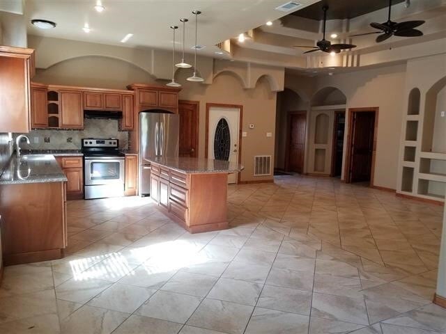 Photo - 860 Reynolds Ln
