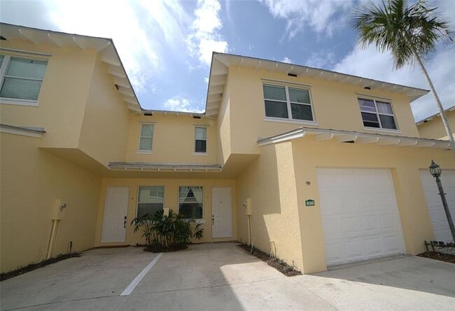 Building Photo - 836 SE 4th Ct Rental
