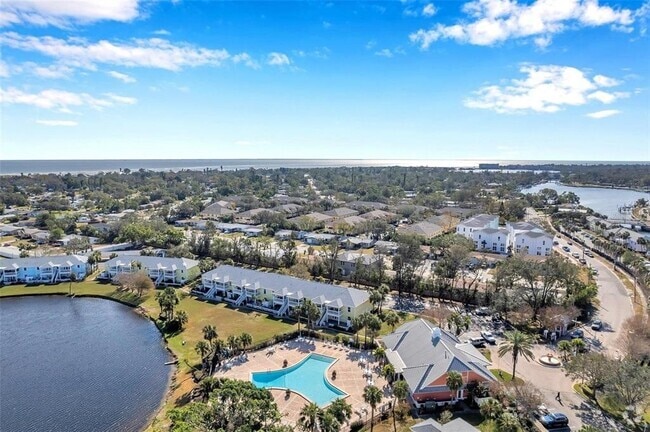 Building Photo - 108 Pompano Dr SE Unit A Rental