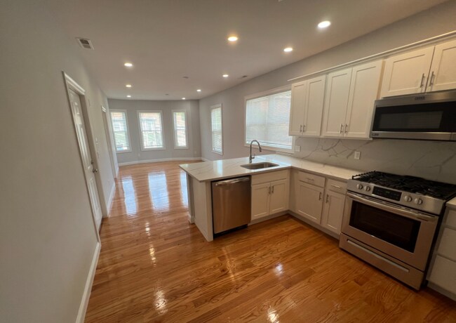 Photo - 130 Cross St Unit 4