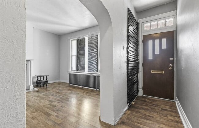 Building Photo - 5819 Station St Rental