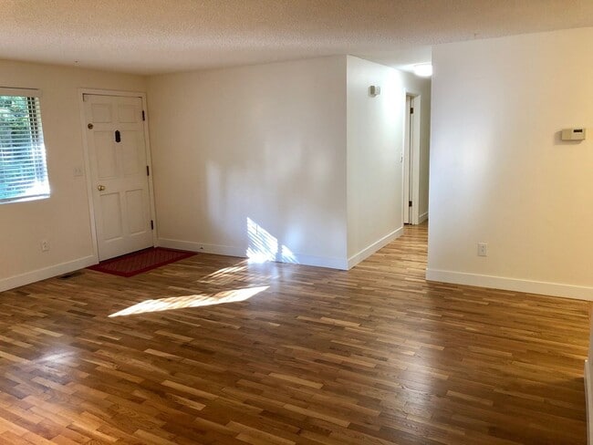 Photo - Charming 3 Bedroom in Cottage Lake