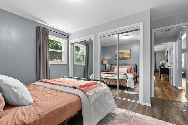 Photo - 733 W 4th St Unit SI ID1296521P