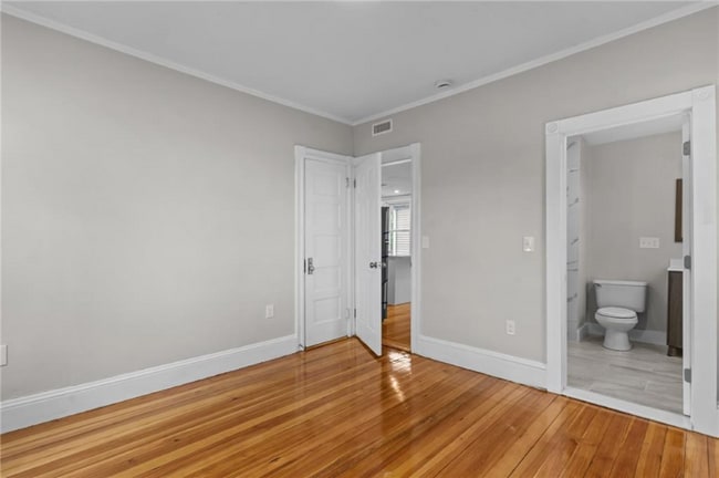 Photo - 382 Orms St Unidad #3