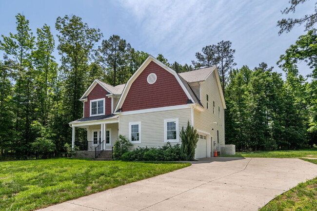 Photo - Beautiful Rental in The Highlands – Spacio...