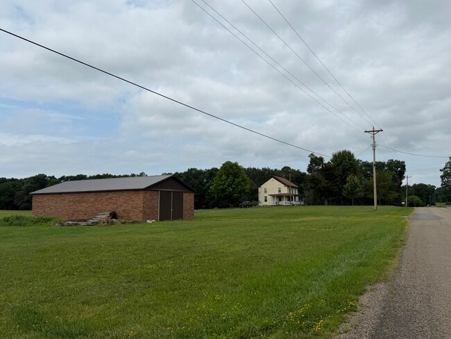 Building Photo - 5088 Avon Rd NE