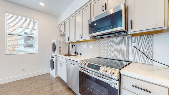 Photo - 1 bedroom Granny unit! (Above Garage) with...