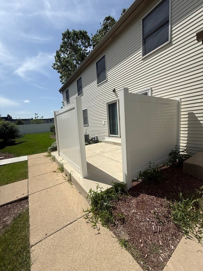 121 Spuhler Dr
