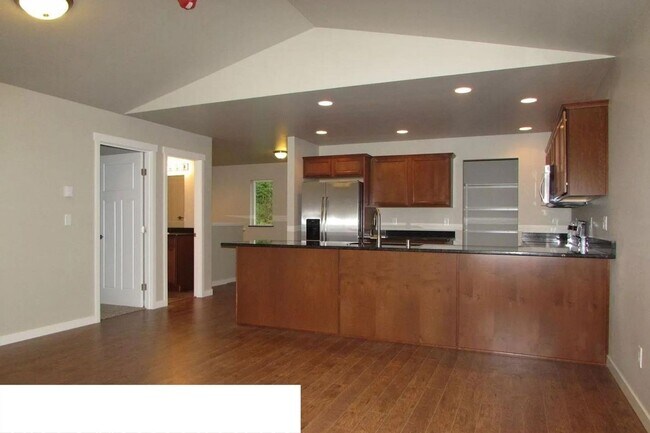 Photo - 7 Bedroom, 2 bath home located minutes fro...