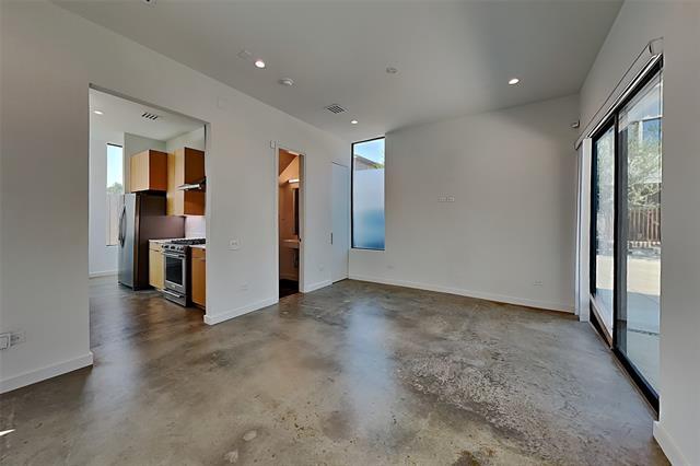 Photo - 904 Blackland Ct
