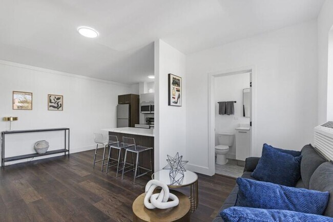 Photo - 0 bedroom in Chicago IL 60660 Unidad 53-309