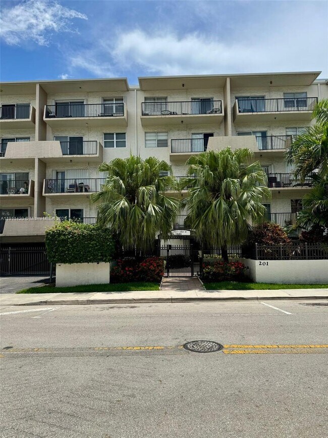 Photo - 201 180th Dr Unidad 114