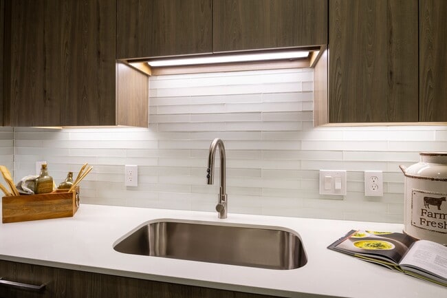 Sunlit space to cook and gather - Pearl Marketplace at Midtown