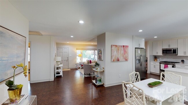 Photo - 1329 Mockingbird Ln