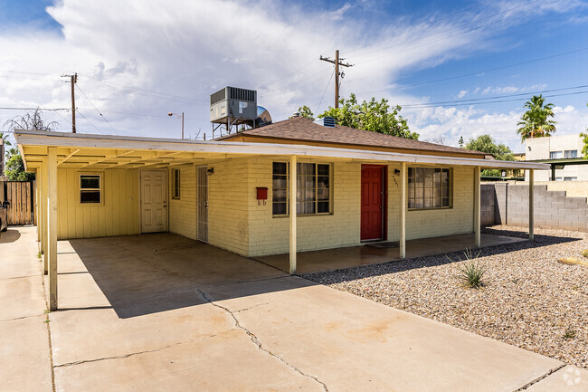 Building Photo - 1321 E Hall St Rental