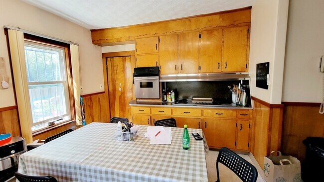 Building Photo - 70 Ossipee Rd Unit 2