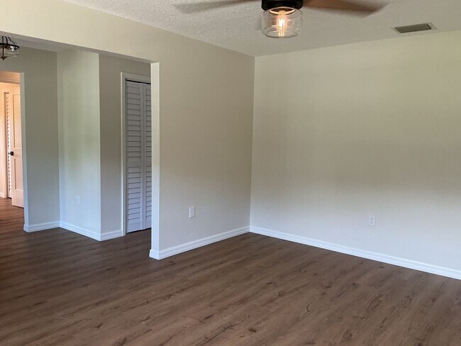 Photo - Remodeled 3BR/2BA Home with Pool & Screene...