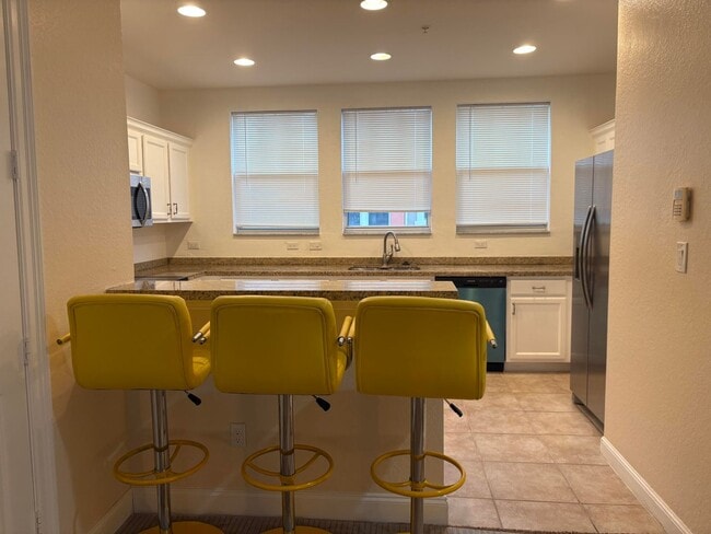 Photo - 833 Millbrae Ct