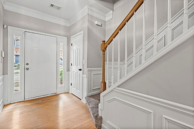 Photo - 5149 Manerdale Dr SE