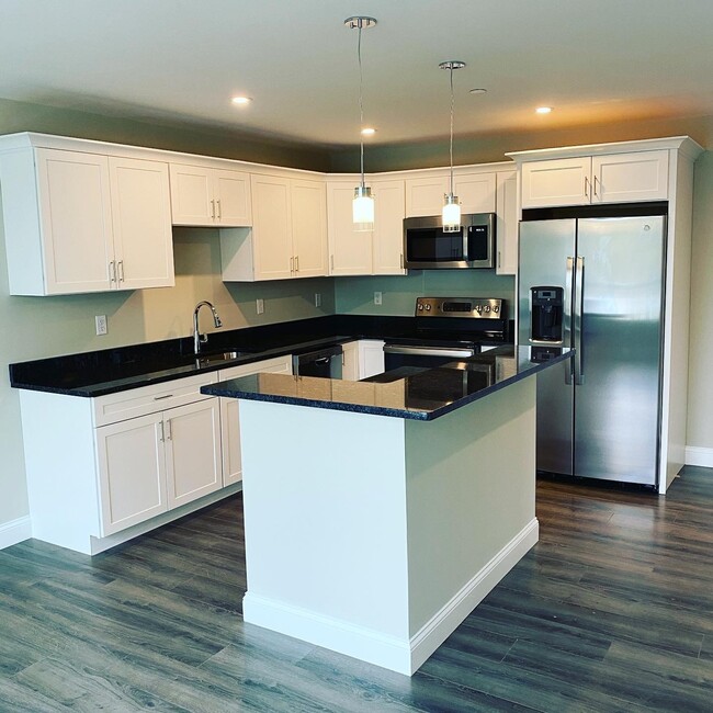 Unit 409 - Weston Park Apartments