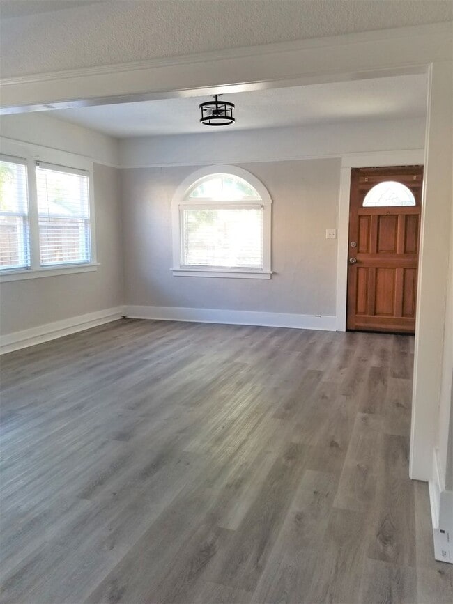 Photo - 401/403 Johnson Unidad 403 Johnson Street