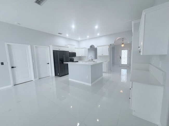 Photo - 465 Haversham Rd