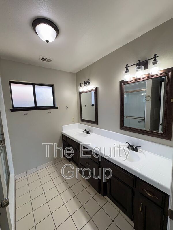 Photo - 3702 W Dorothea Ct