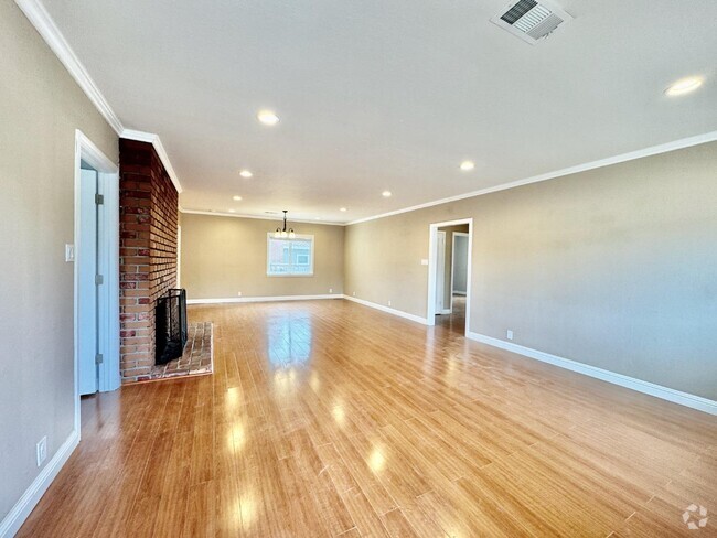 Building Photo - 3801 Pacific Blvd Rental