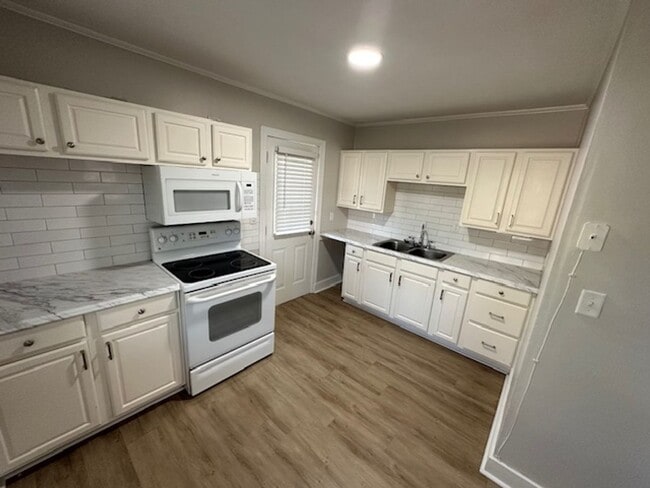 1601 Columbia Ave