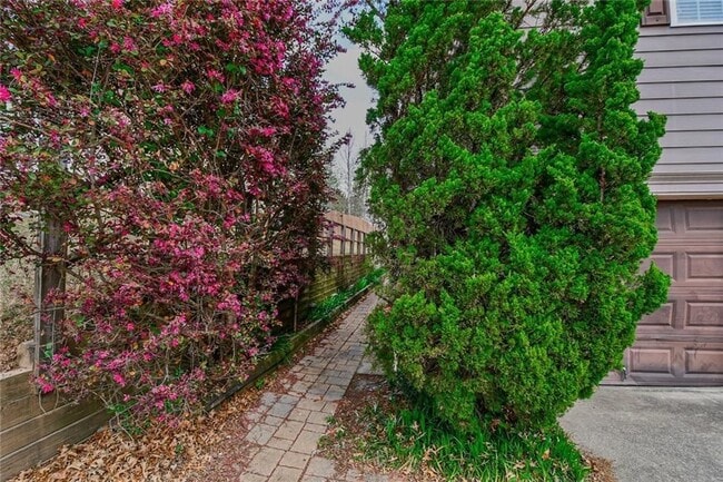 Photo - 420 Rockbass Rd