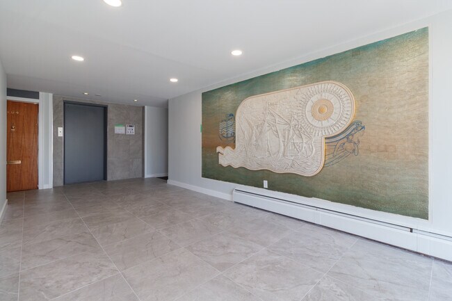 Photo - Royal Reef Apartments