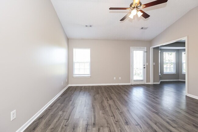 Photo - 5011 Deer Creek Ct