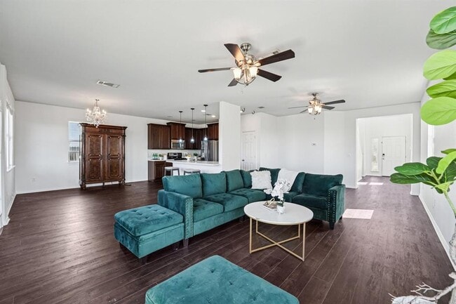 Building Photo - 288 Triumph Rd