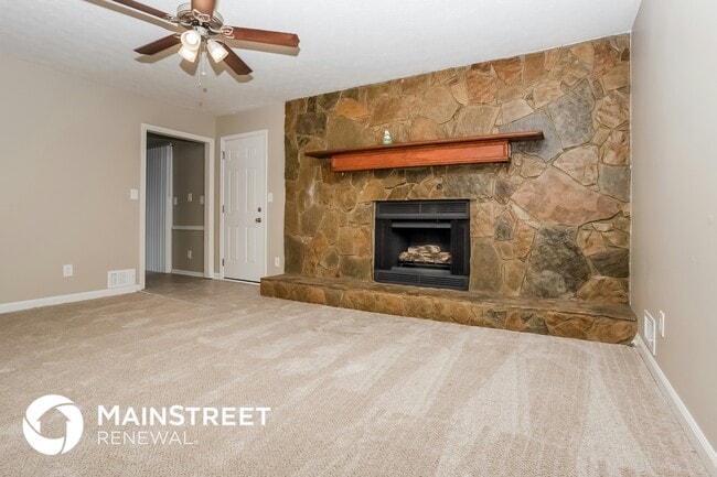 Photo - 3851 Sundowner Ct SE