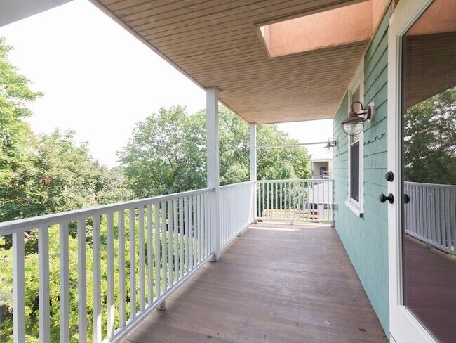 Photo - 24 Pierce Ave Unit 3br,2brStu