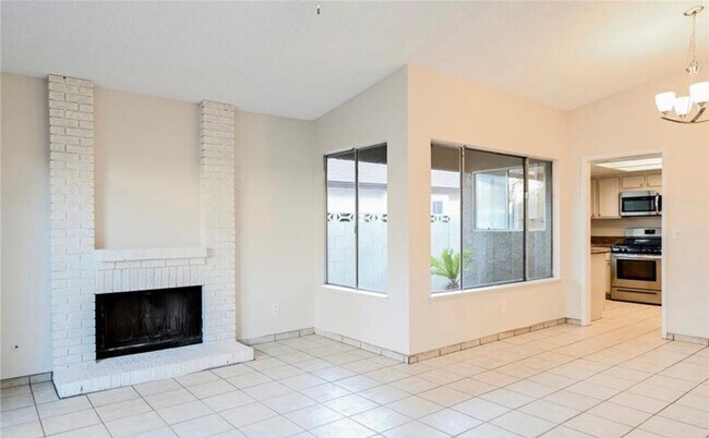 3100 N Tenaya Wy