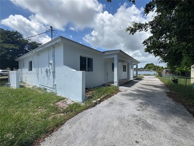 Building Photo - 26514 SW 138th Ave Unit 26514/26516 Rental