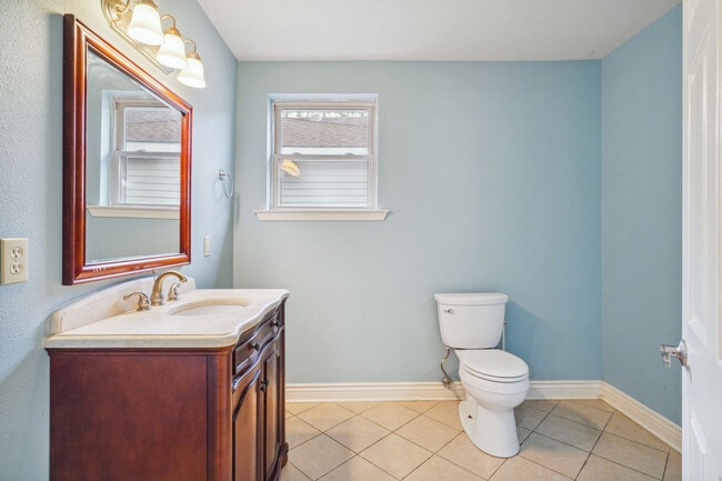 Photo - 4232 Cadiz St