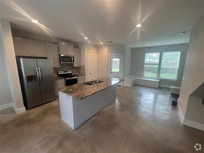 Building Photo - 813 Northington St Rental