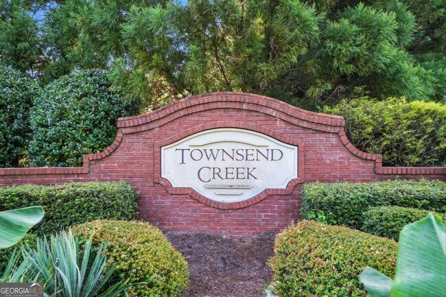 Photo - 215 Friars Head Dr NE