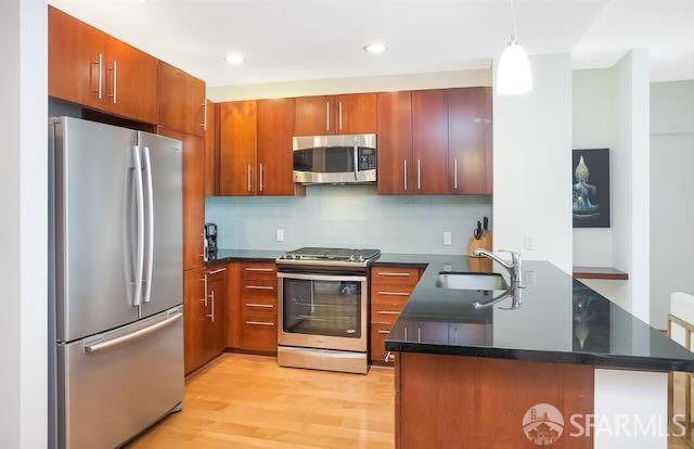 Photo - 325 Berry St