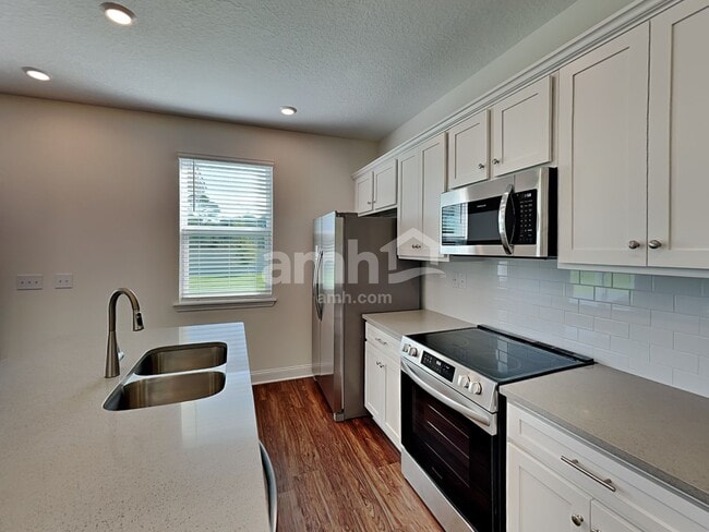Photo - 197 Onate Cir