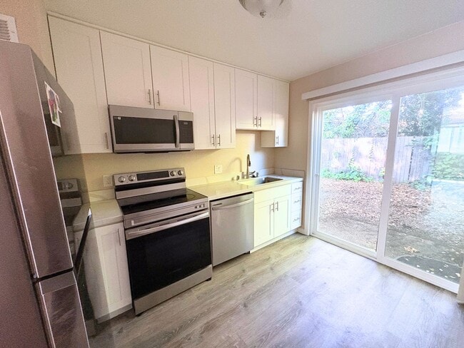 Building Photo - 6123 Montecito Blvd Unit rh6123Montecito14