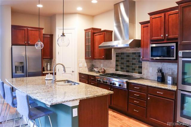 9242 RidgeGate Pkwy