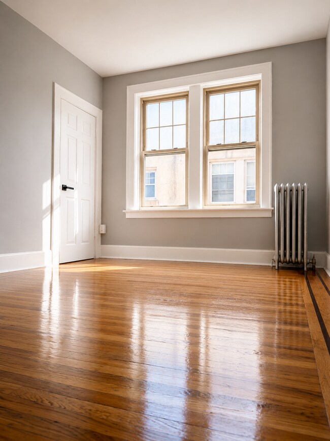Building Photo - 380 Bloomfield Ave Unit 304