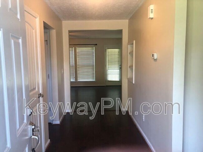 Photo - 1468 Collins Dr